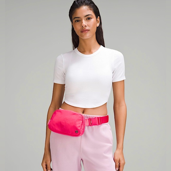 Lululemon Everywhere Belt Bag in LipGloss BARBICORE BARBIE PINK - Picture 2 of 12